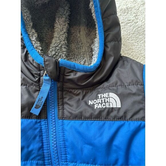 The North Face baby boy reversible mossbud jacket 0-3mon, $98 B32 - Picture 5 of 8